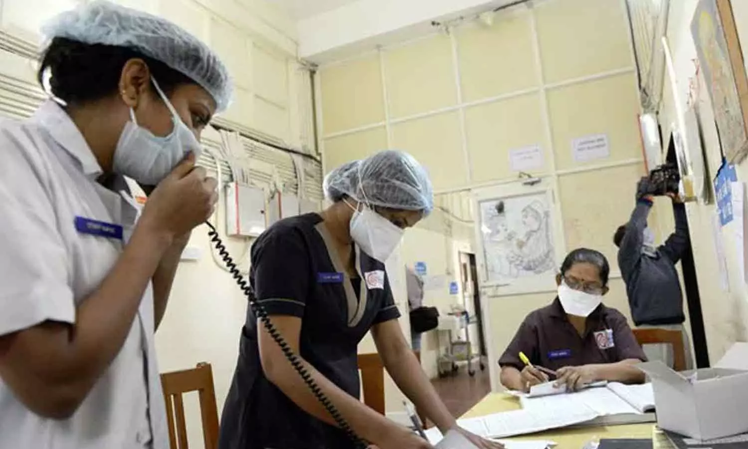 പ്രാതൽ നൽകിയില്ല; മരുമകൾക്ക് നേരെ നിറയൊഴിച്ച് അമ്മായിയച്ഛൻ