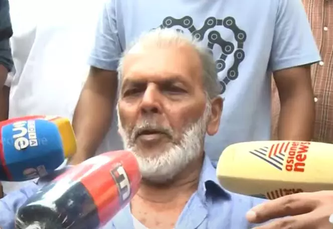 വെട്ടിയ ശേഷം അവര് എന്നെ നോക്കി- കൊല്ലപ്പെട്ട സുബൈറിന്റെ പിതാവ് വെട്ടിയ ശേഷം അവര് എന്നെ നോക്കി- കൊല്ലപ്പെട്ട സുബൈറിന്റെ പിതാവ്