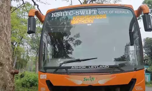 താമരശേരി ചുരത്തിൽ കെഎസ്ആർടിസി സ്വിഫ്റ്റ് ബസ് ഭിത്തിയിലിടിച്ചു