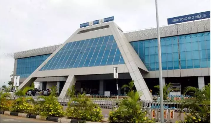 കരിപ്പൂരിൽ സ്വർണക്കടത്ത് സംഘം പിടിയിൽ; വിമാനത്താവളത്തിന് പുറത്ത് നിന്ന് കണ്ടെടുത്തത് 2.675 കിലോ ഗ്രാം സ്വർണം