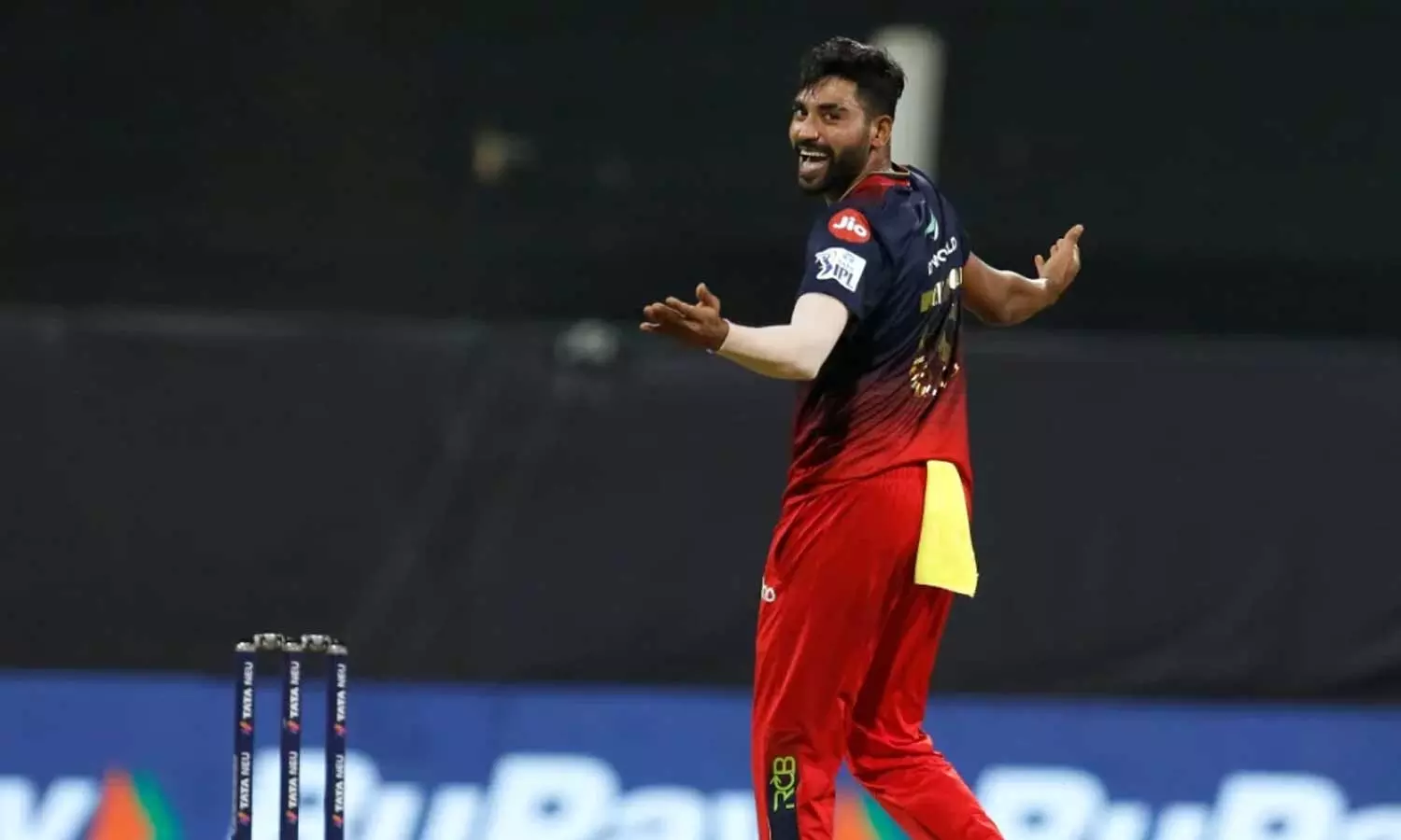 വാർണറിന്റെ അര്‍ധ സെഞ്ച്വറി പാഴായി; ഡൽഹിക്കെതിരെ ബാംഗ്ലൂരിന് 16 റൺസ് വിജയം