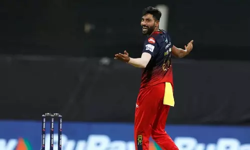 വാർണറിന്റെ അര്‍ധ സെഞ്ച്വറി പാഴായി; ഡൽഹിക്കെതിരെ ബാംഗ്ലൂരിന് 16 റൺസ് വിജയം