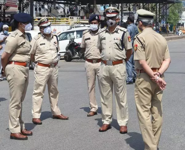 ഹനുമാൻ ജയന്തി ദിനത്തിലെ സംഘർഷം; 15 പേര് കസ്റ്റഡിയിൽ ഹനുമാൻ ജയന്തി ദിനത്തിലെ സംഘർഷം; 15 പേര് കസ്റ്റഡിയിൽ