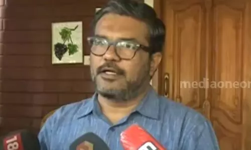 ആദ്യം കൊലക്കത്തി താഴെ വെക്കട്ടെ, സർവകക്ഷിയോഗം സമയത്ത് നടത്താം; സ്പീക്കർ