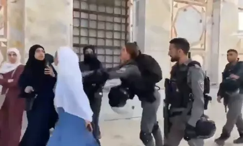 മസ്ജിദുൽ അഖ്‌സയിൽ വീണ്ടും ഇസ്രായേൽ സായുധ സൈന്യം; വിശ്വാസികളെ ഒഴിപ്പിച്ചു