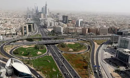 സൗദിയിൽ മൾട്ടിപ്പിൽ വിസിറ്റ് വിസ പുതുക്കാൻ തടസ്സം നേരിടുന്നവർക്ക് തവാസുൽ സേവനം ഉപയോഗപ്പെടുത്താം