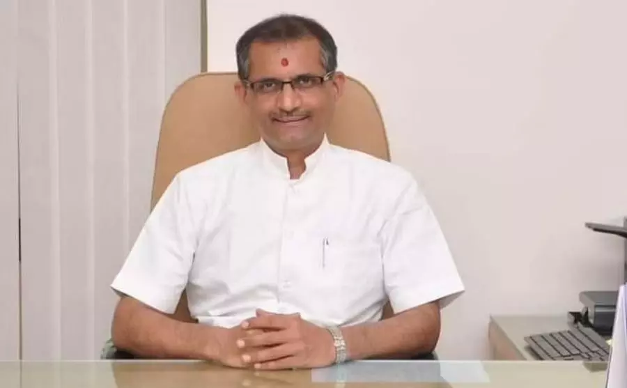 മോദിയുടെ പഴയ പ്രസംഗമെഴുത്തുകാരൻ, ഗുജറാത്ത് കലാപത്തെ വളച്ചൊടിച്ച് പുസ്തകമെഴുതി; പുതിയ യു.പി.എസ്.സി ചെയര്‍മാന്‍ നിയമനത്തില്‍ വിവാദം