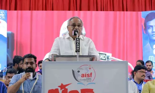 കാമ്പസിലെ ഏക സംഘടനാവാദികൾക്ക് എങ്ങനെ മോദിയെ ചെറുക്കാനാകും; എസ്എഫ്ഐക്കെതിരെ ഒളിയമ്പെയ്ത് കാനം കാമ്പസിലെ ഏക സംഘടനാവാദികൾക്ക് എങ്ങനെ മോദിയെ ചെറുക്കാനാകും; എസ്എഫ്ഐക്കെതിരെ ഒളിയമ്പെയ്ത് കാനം