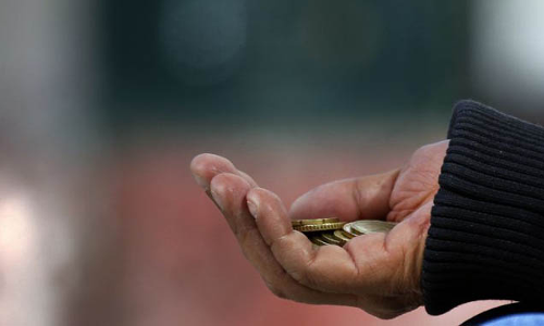 യാചകര്ക്കെതിരെ കര്ശന നടപടിയുമായി അബൂദബി പൊലീസും യാചകര്ക്കെതിരെ കര്ശന നടപടിയുമായി അബൂദബി പൊലീസും