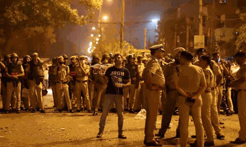 പ്രവർത്തകർക്കെതിരെ നടപടിയുണ്ടായാൽ പൊലീസിനെതിരെ യുദ്ധം തുടങ്ങും- ജഹാംഗീർപുരി വർഗീയ സംഘർഷത്തില്‍ വി.എച്ച്.പിയുടെ മുന്നറിയിപ്പ്