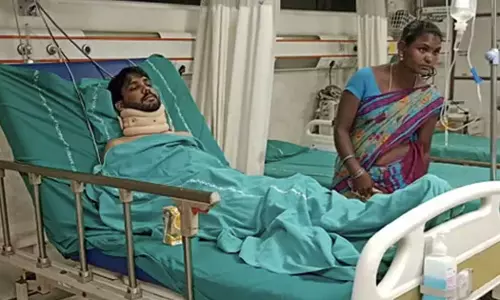 കണ്ണടക്കൂ... സർപ്രൈസ് ഗിഫ്റ്റ് നൽകാം; ശാസ്ത്രജ്ഞനായ പ്രതിശ്രുത വരന്റെ കഴുത്തറുത്ത് യുവതി