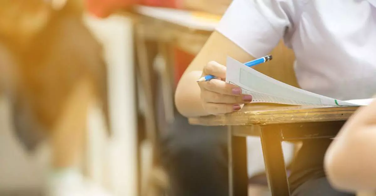 ഹയർസെക്കൻഡറി കെമിസ്ട്രി ഉത്തര സൂചിക നാളെ പുനഃപരിശോധിക്കും ഹയർസെക്കൻഡറി കെമിസ്ട്രി ഉത്തര സൂചിക നാളെ പുനഃപരിശോധിക്കും