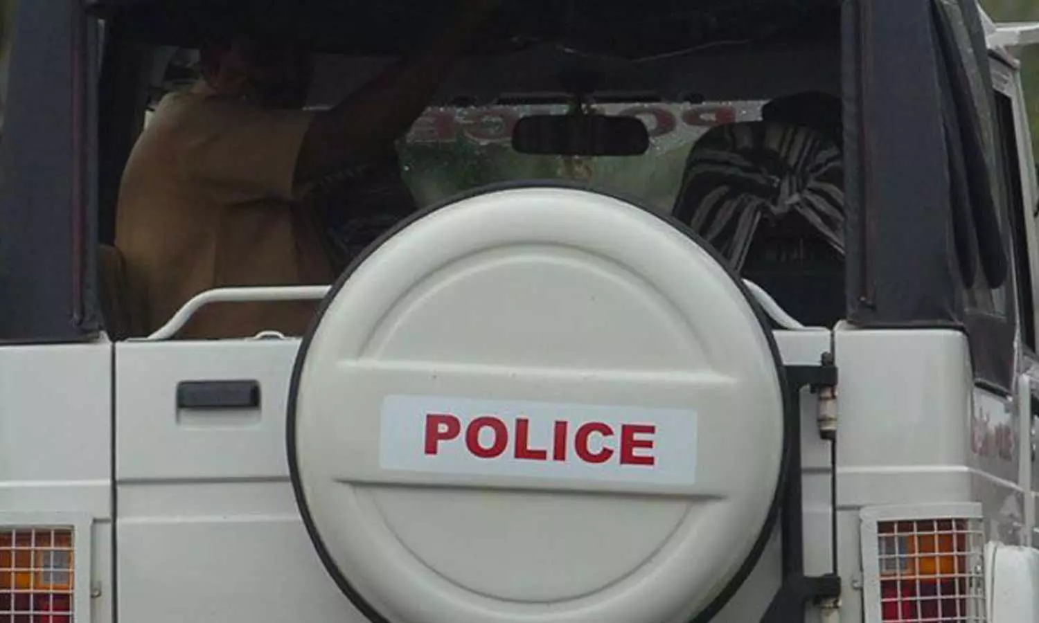 വിഷക്കായ കഴിച്ച് കൂട്ടുകാരികളുടെ ആത്മഹത്യാശ്രമം: ഒരാൾ മരിച്ചു, ഒരാളുടെ നില ഗുരുതരം വിഷക്കായ കഴിച്ച് കൂട്ടുകാരികളുടെ ആത്മഹത്യാശ്രമം: ഒരാൾ മരിച്ചു, ഒരാളുടെ നില ഗുരുതരം