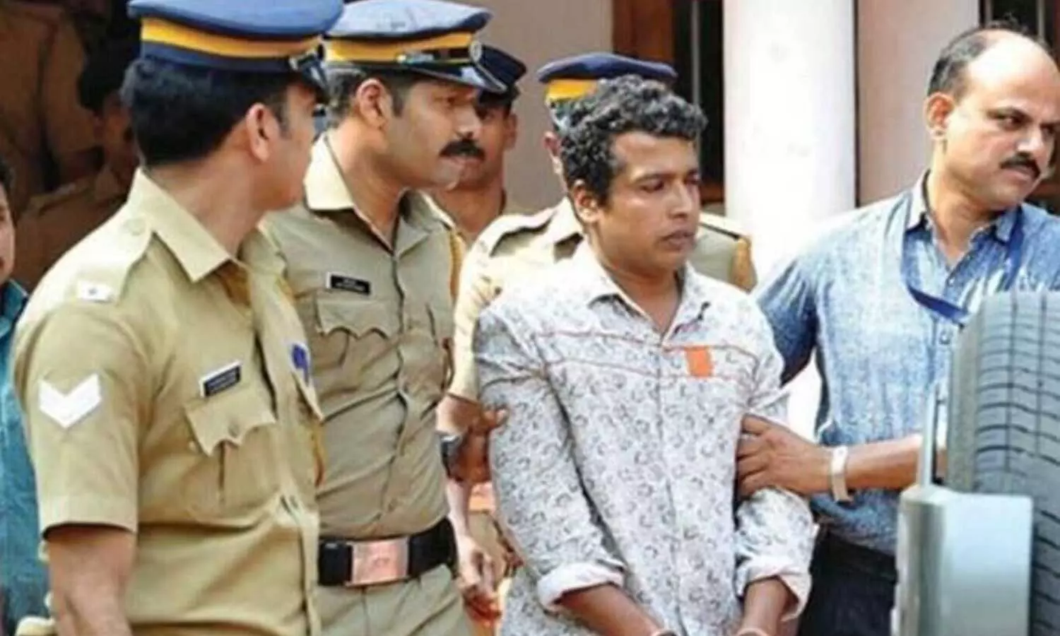 നടിയെ ആക്രമിച്ച കേസ്: പള്‍സര്‍ സുനിയുടെ ജാമ്യാപേക്ഷയില്‍ സംസ്ഥാന സർക്കാരിന് സുപ്രീംകോടതി നോട്ടീസ്