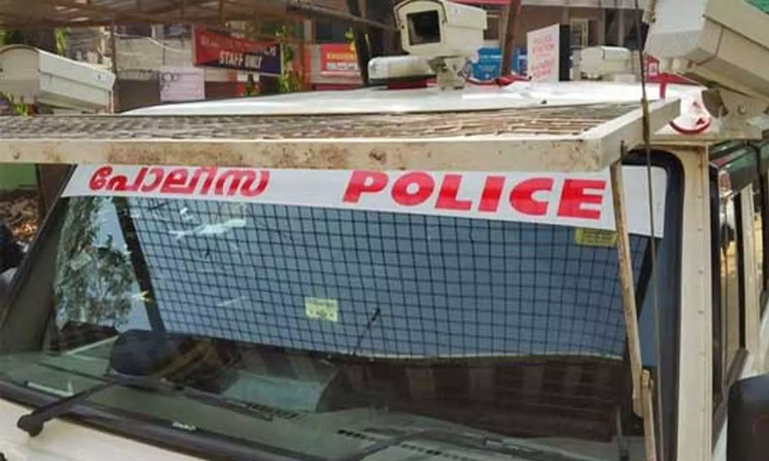 പാലക്കാട് എസ്.ഡി.പി.ഐ പ്രവർത്തകുടെ വീടുകളില്‍ പൊലീസ് പരിശോധന