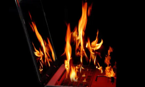 ജോലിക്കിടെ ലാപ്ടോപ്പ് പൊട്ടിത്തെറിച്ചു; സോഫ്റ്റ്വെയര് എൻജിനീയർക്ക് ഗുരുതര പൊള്ളൽ ജോലിക്കിടെ ലാപ്ടോപ്പ് പൊട്ടിത്തെറിച്ചു; സോഫ്റ്റ്വെയര് എൻജിനീയർക്ക് ഗുരുതര പൊള്ളൽ