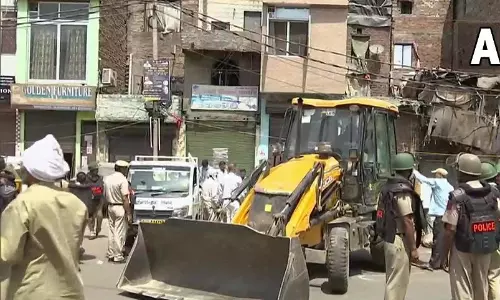 ജഹാംഗീർപുരിയിലെ കെട്ടിടങ്ങൾ പൊളിക്കുന്നതിന് സുപ്രീംകോടതി സ്റ്റേ