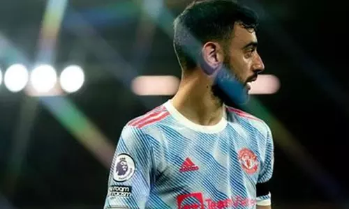 നിങ്ങൾ ഏറെ അർഹിച്ചിരുന്നു; ലിവർപൂളിനെതിരെയുള്ള തോൽവിയിൽ ആരാധകരോട് മാപ്പു പറഞ്ഞ് ബ്രൂണോ ഫെർണാണ്ടസ്