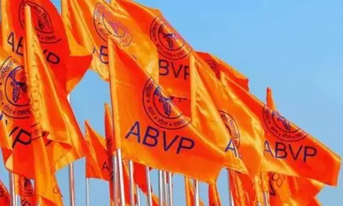 സി.എ.എ വിരുദ്ധ പ്രക്ഷോഭത്തിന്റെ മുന്നിൽനിന്നത് മലയാളി വിദ്യാർത്ഥികൾ; പ്രതിരോധമൊരുക്കാൻ കേരളത്തിൽനിന്ന് കേന്ദ്ര സർവകലാശാലകളിലേക്ക് എ.ബി.വി.പി റിക്രൂട്ട്മെന്റ് സി.എ.എ വിരുദ്ധ പ്രക്ഷോഭത്തിന്റെ മുന്നിൽനിന്നത് മലയാളി വിദ്യാർത്ഥികൾ; പ്രതിരോധമൊരുക്കാൻ കേരളത്തിൽനിന്ന് കേന്ദ്ര സർവകലാശാലകളിലേക്ക് എ.ബി.വി.പി റിക്രൂട്ട്മെന്റ്