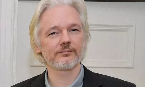 വിക്കിലീക്സ് സ്ഥാപകന് ജൂലിയന് അസാൻജയെ യുഎസ്സിന് കൈമാറാന് ഉത്തരവിട്ട് ബ്രിട്ടീഷ് കോടതി വിക്കിലീക്സ് സ്ഥാപകന് ജൂലിയന് അസാൻജയെ യുഎസ്സിന് കൈമാറാന് ഉത്തരവിട്ട് ബ്രിട്ടീഷ് കോടതി