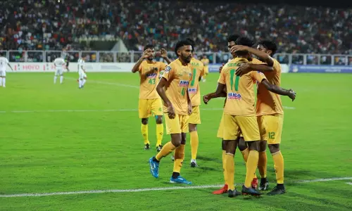 അടി, തിരിച്ചടി, ഒടുക്കം സമനില... സന്തോഷ് ട്രോഫി ആവേശപ്പോരില്‍ കേരളം-മേഘാലയ മത്സരം സമനിലയില്‍