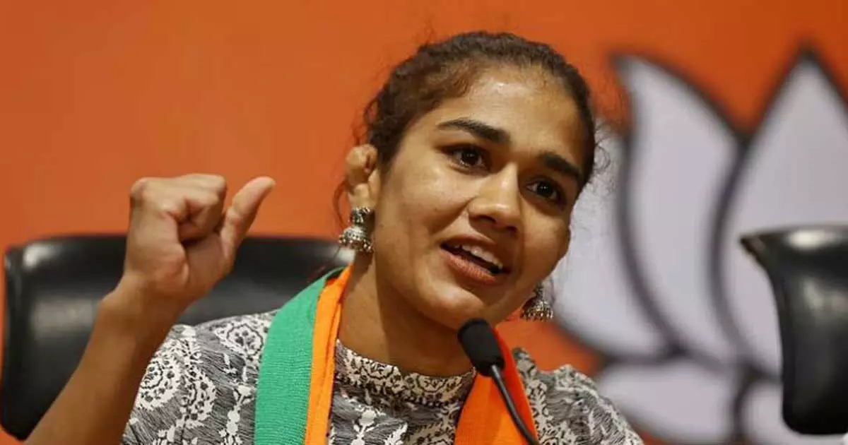 ഹിന്ദു സമൂഹം ഒരിക്കലും കലാപം നടത്തില്ല, ഏത് സമൂഹമാണ് കലാപത്തിന് പ്രേരിപ്പിക്കുന്നതെന്ന് എല്ലാവർക്കും അറിയാം; വിവാദ പരാമർശവുമായി ഗുസ്തിതാരം ബബിത ഫോഗട്ട് ഹിന്ദു സമൂഹം ഒരിക്കലും കലാപം നടത്തില്ല, ഏത് സമൂഹമാണ് കലാപത്തിന് പ്രേരിപ്പിക്കുന്നതെന്ന് എല്ലാവർക്കും അറിയാം; വിവാദ പരാമർശവുമായി ഗുസ്തിതാരം ബബിത ഫോഗട്ട്