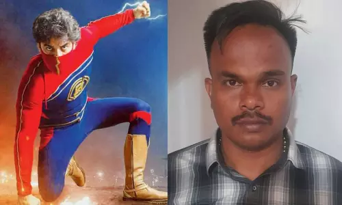 മിന്നല്‍ മുരളി സിനിമയുടെ സെറ്റ് തകർത്ത കേസിലെ മുഖ്യ പ്രതി കാര രതീഷിനെ കാപ്പ ചുമത്തി ജയിലിലടച്ചു