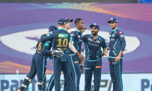 റസലിന്റെ ഒറ്റയാൾ പോരാട്ടം പാഴായി; ഗുജറാത്ത് ഒന്നാമത്