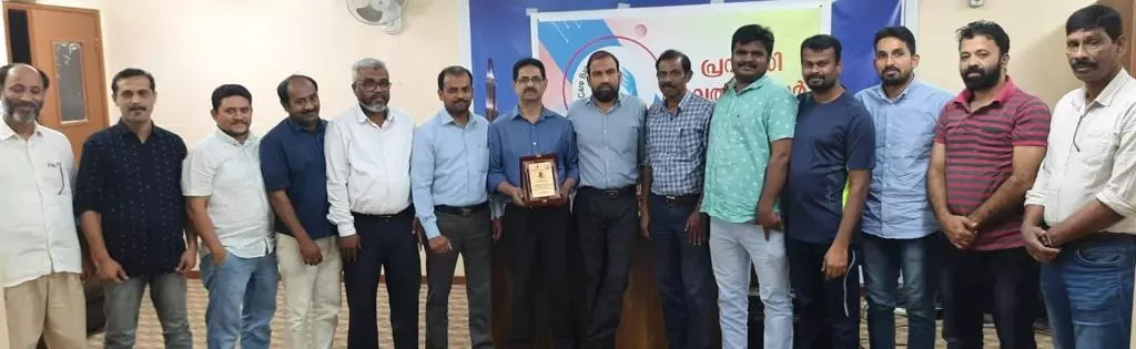 മുഹമ്മദ് എറിയാടിന് യാത്രയയപ്പ് നല്കി മുഹമ്മദ് എറിയാടിന് യാത്രയയപ്പ് നല്കി