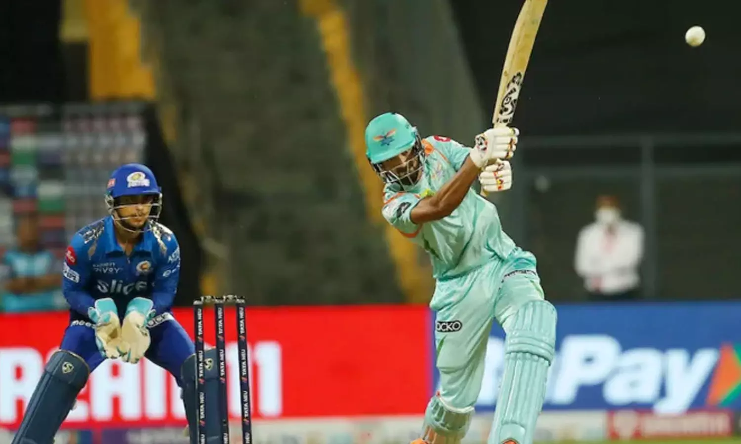 ക്യാപ്റ്റൻ ഷോ; രാഹുലിന് വീണ്ടും സെഞ്ച്വറി; മുംബൈക്ക് 169 റൺസ് വിജയലക്ഷ്യം ക്യാപ്റ്റൻ ഷോ; രാഹുലിന് വീണ്ടും സെഞ്ച്വറി; മുംബൈക്ക് 169 റൺസ് വിജയലക്ഷ്യം