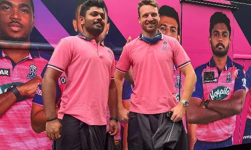 ലുങ്കി ഉടുത്ത് സഞ്ജുവും ടീമും; ബട്ലർ അടിപൊളിയെന്ന് റോയൽസ് ലുങ്കി ഉടുത്ത് സഞ്ജുവും ടീമും; ബട്ലർ അടിപൊളിയെന്ന് റോയൽസ്