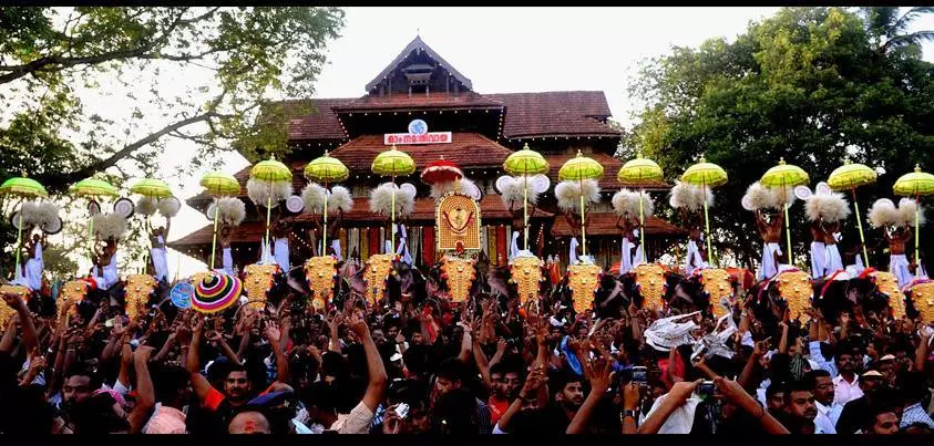 ഇത്തവണ തൃശൂര് പൂരം പൊരിപൊരിക്കും; 15 ലക്ഷത്തോളം പേരെത്തുമെന്ന് പ്രതീക്ഷ ഇത്തവണ തൃശൂര് പൂരം പൊരിപൊരിക്കും; 15 ലക്ഷത്തോളം പേരെത്തുമെന്ന് പ്രതീക്ഷ