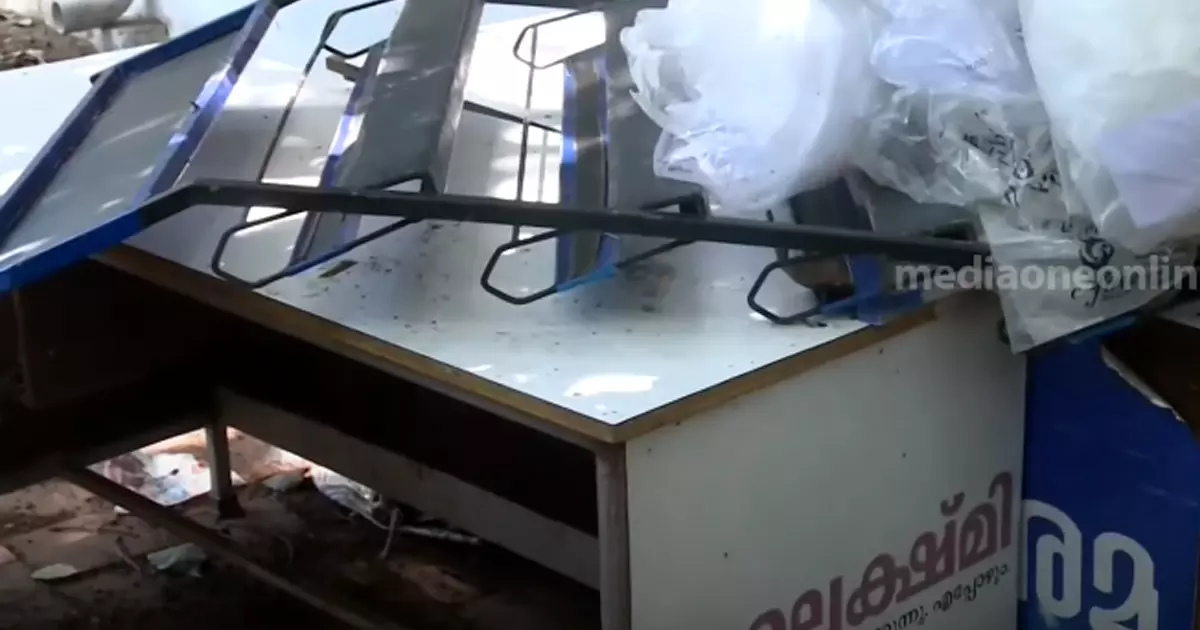 കെടുകാര്യസ്ഥതയെ കുറിച്ച് വാർത്ത; പിന്നാലെ പത്രവിലക്കുമായി തൃശൂര് മെഡിക്കല് കോളജ് കെടുകാര്യസ്ഥതയെ കുറിച്ച് വാർത്ത; പിന്നാലെ പത്രവിലക്കുമായി തൃശൂര് മെഡിക്കല് കോളജ്