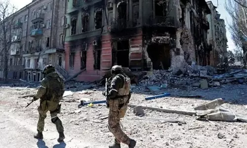 മരിയുപോളിലെ ഉരുക്കുപ്ലാന്‍റില്‍ റഷ്യ ബോംബിട്ടു; ആളുകളെ ഒഴിപ്പിക്കാന്‍ ആക്രമണം നിര്‍ത്തണമെന്ന് യു.എന്‍