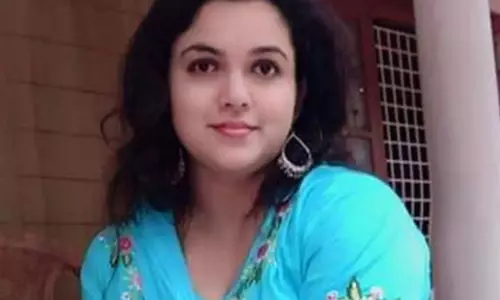 കൊലക്കേസ് പ്രതിയ ഒളിവില്‍ കഴിയാന്‍ സഹായിച്ച രേഷ്മ രാജിക്കത്ത് നല്‍കിയതായി സ്കൂള്‍ അധികൃതര്‍