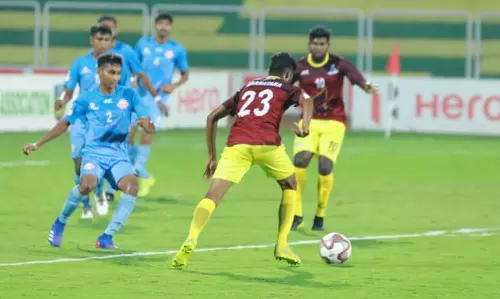 സന്തോഷ് ട്രോഫി; സെമിയില്‍ കേരളവും കര്‍ണാടകയും കൊമ്പുകോര്‍ക്കും