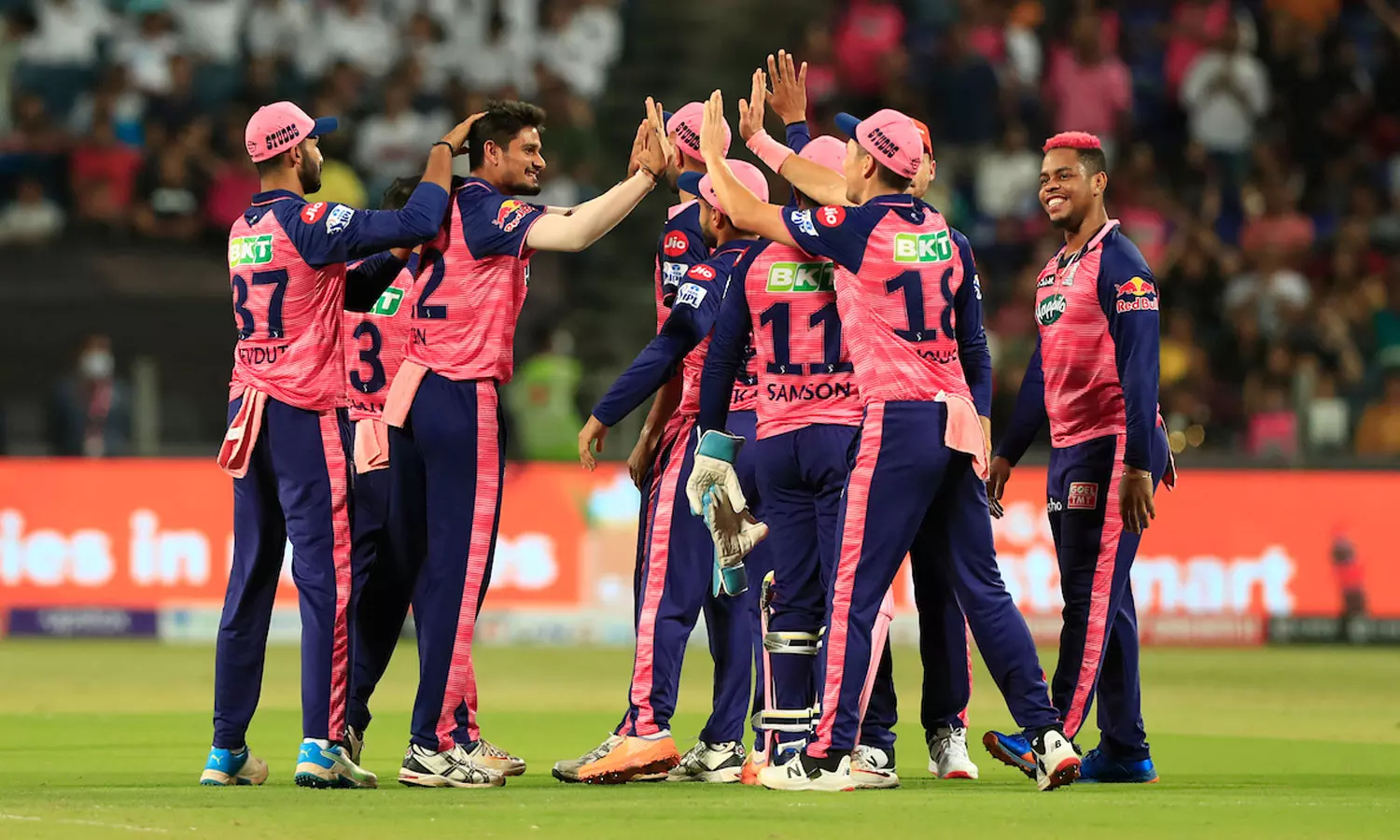 ബാംഗ്ലൂർ വീണ്ടും ചീട്ടുകൊട്ടാരം; രാജസ്ഥാന് തകർപ്പൻ ജയം