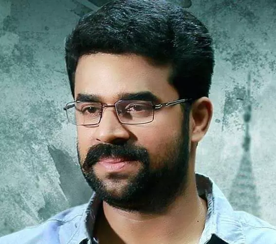 ബലാത്സംഗ കേസ്: തെറ്റ് ചെയ്തിട്ടില്ലെന്നും താൻ ഇരയെന്നും വിജയ് ബാബു, പരാതിക്കാരിയുടെ പേര് വെളിപ്പെടുത്തി ബലാത്സംഗ കേസ്: തെറ്റ് ചെയ്തിട്ടില്ലെന്നും താൻ ഇരയെന്നും വിജയ് ബാബു, പരാതിക്കാരിയുടെ പേര് വെളിപ്പെടുത്തി