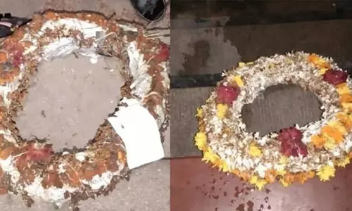 ഹരിദാസ് വധക്കേസ് പ്രതിയായ ബിജെപി പ്രവര്‍ത്തകന്റെ വീട്ടിൽ റീത്തും ചന്ദനത്തിരികളും