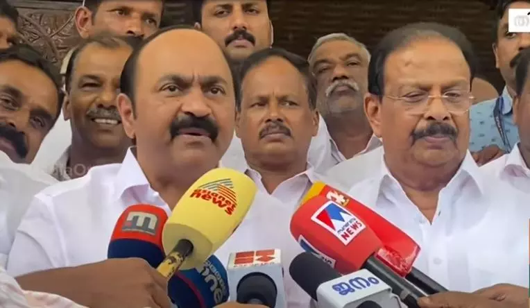 സംസ്ഥാനത്ത് പൊലീസ് രാജ്; കോതിയിലെ മാലിന്യ പ്ലാന്റിനെതിരായ സമരത്തിന് കോൺഗ്രസ് പിന്തുണ സംസ്ഥാനത്ത് പൊലീസ് രാജ്; കോതിയിലെ മാലിന്യ പ്ലാന്റിനെതിരായ സമരത്തിന് കോൺഗ്രസ് പിന്തുണ