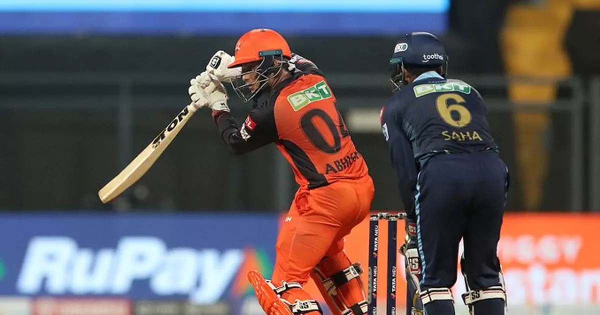 അർധസെഞ്ച്വറിയുമായി അഭിഷേകും മർക്രമും; ഗുജറാത്തിന് 196 റൺസ് വിജയലക്ഷ്യം അർധസെഞ്ച്വറിയുമായി അഭിഷേകും മർക്രമും; ഗുജറാത്തിന് 196 റൺസ് വിജയലക്ഷ്യം