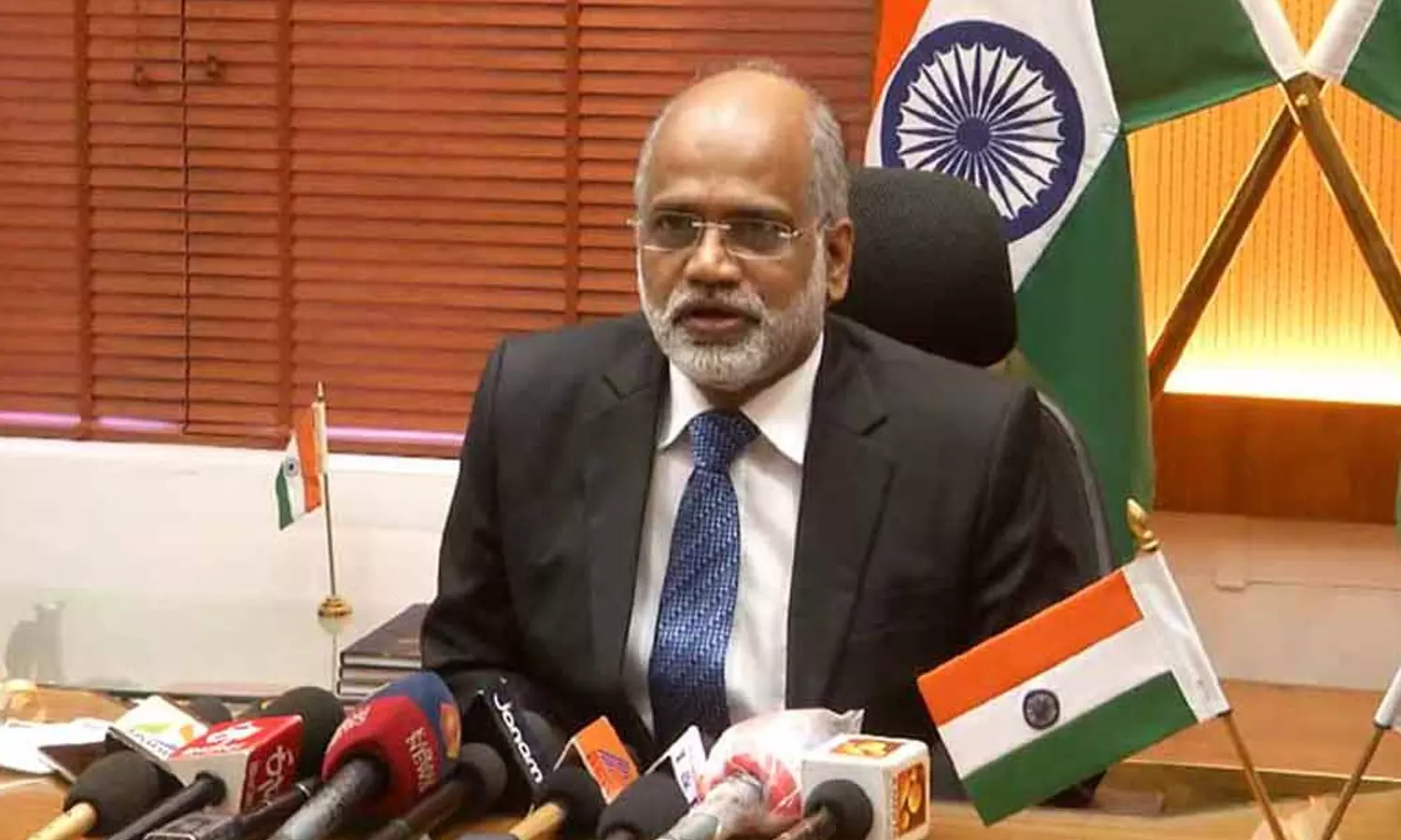 ഗുജറാത്ത് മോഡൽ അത്ഭുതകരം; പ്രശംസിച്ച് കേരള ചീഫ് സെക്രട്ടറി ഗുജറാത്ത് മോഡൽ അത്ഭുതകരം; പ്രശംസിച്ച് കേരള ചീഫ് സെക്രട്ടറി