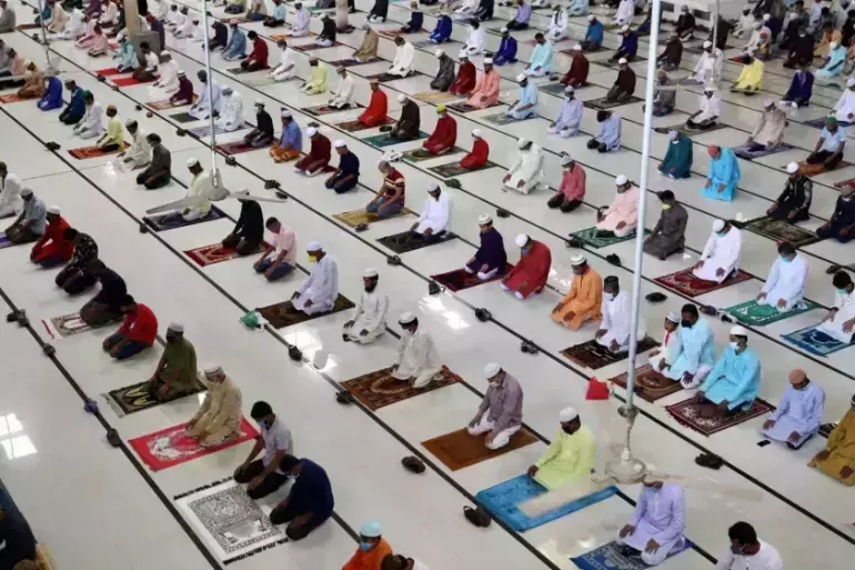 യു.എ.ഇയിൽ ഈദിന് കോവിഡ് പ്രോട്ടോകോൾ; ഈദ് ഗാഹിനെത്തുന്നവർക്ക് മാസ്കും ഗ്രീൻപാസും നിർബന്ധം യു.എ.ഇയിൽ ഈദിന് കോവിഡ് പ്രോട്ടോകോൾ; ഈദ് ഗാഹിനെത്തുന്നവർക്ക് മാസ്കും ഗ്രീൻപാസും നിർബന്ധം