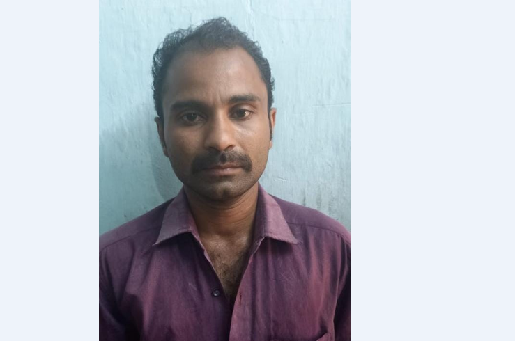കോഴിയെ ജീവനോടെ തൊലിയുരിച്ച് കഷ്ണങ്ങളാക്കിയ സംഭവം; ഇറച്ചിക്കടക്കാരന്‍ അറസ്റ്റില്‍