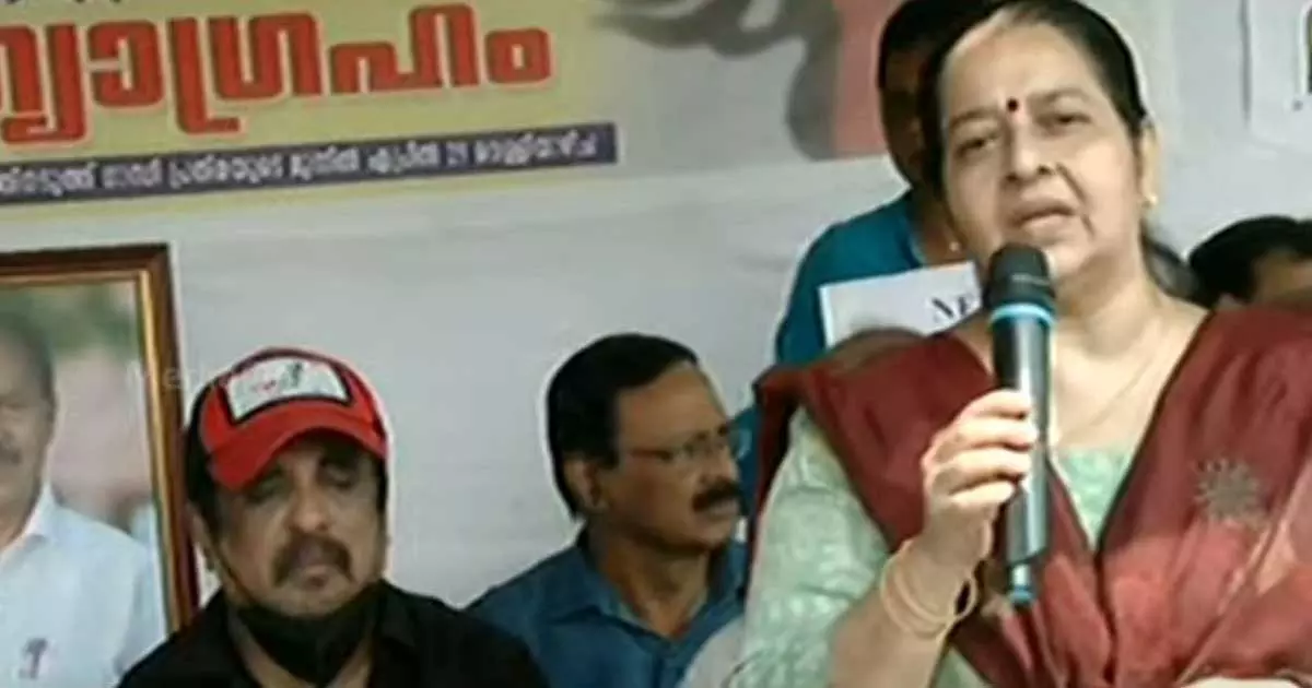 തൃക്കാക്കര ഉപതെരഞ്ഞെടുപ്പ്: മത്സരിക്കുന്ന കാര്യം തീരുമാനിക്കേണ്ടത് ഹൈക്കമാൻഡ്; ഉമ തോമസ് തൃക്കാക്കര ഉപതെരഞ്ഞെടുപ്പ്: മത്സരിക്കുന്ന കാര്യം തീരുമാനിക്കേണ്ടത് ഹൈക്കമാൻഡ്; ഉമ തോമസ്