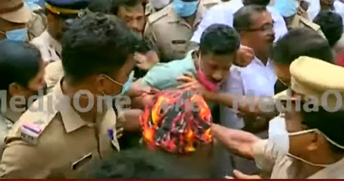 കെ റെയിൽ സർവേ: ധർമടത്ത് വീണ്ടും പ്രതിഷേധം, സർവേ നിർത്തി ഉദ്യോഗസ്ഥർ മടങ്ങി