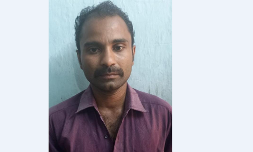 കോഴിയെ ജീവനോടെ തൊലിയുരിച്ച് കഷ്ണങ്ങളാക്കിയ സംഭവം; ഇറച്ചിക്കടക്കാരന്‍ അറസ്റ്റില്‍