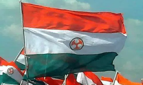 നിങ്ങൾ ഈ മണ്ണിനോട് ചേർത്ത തലച്ചോറിന് പകരമാകില്ല ഒരു പൊതിച്ചോറും...; ഡി.വൈ.എഫ്.ഐക്ക് മറുപടിയുമായി യൂത്ത് കോണ്ഗ്രസ് നിങ്ങൾ ഈ മണ്ണിനോട് ചേർത്ത തലച്ചോറിന് പകരമാകില്ല ഒരു പൊതിച്ചോറും...; ഡി.വൈ.എഫ്.ഐക്ക് മറുപടിയുമായി യൂത്ത് കോണ്ഗ്രസ്