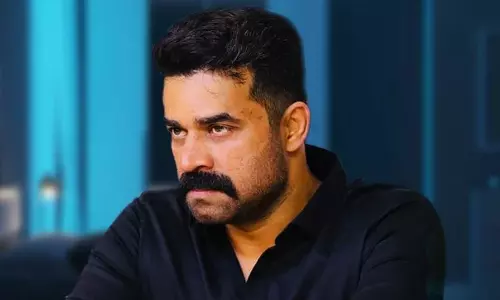 ആദ്യ കൂടിക്കാഴ്ചയില് തന്നെ ചുംബിക്കാൻ ശ്രമിച്ചു; തടഞ്ഞപ്പോഴും വീണ്ടും ആവശ്യപ്പെട്ടു; വിജയ് ബാബുവിനെതിരെ പുതിയ വെളിപ്പെടുത്തൽ ആദ്യ കൂടിക്കാഴ്ചയില് തന്നെ ചുംബിക്കാൻ ശ്രമിച്ചു; തടഞ്ഞപ്പോഴും വീണ്ടും ആവശ്യപ്പെട്ടു; വിജയ് ബാബുവിനെതിരെ പുതിയ വെളിപ്പെടുത്തൽ