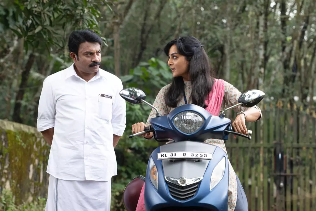 വിവാദങ്ങള്ക്ക് വിട; മഞ്ജുവിന്റെ വെള്ളരിക്കാപട്ടണം ഇനി വെള്ളരിപട്ടണം വിവാദങ്ങള്ക്ക് വിട; മഞ്ജുവിന്റെ വെള്ളരിക്കാപട്ടണം ഇനി വെള്ളരിപട്ടണം